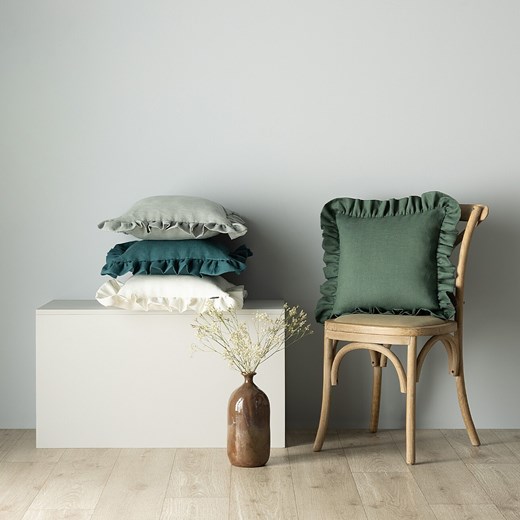 Poszewka Paula z falbaną Dekoria One Size dekoria.pl