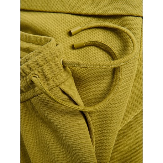 Reserved - Szorty regular fit - jasnozielony Reserved L Reserved