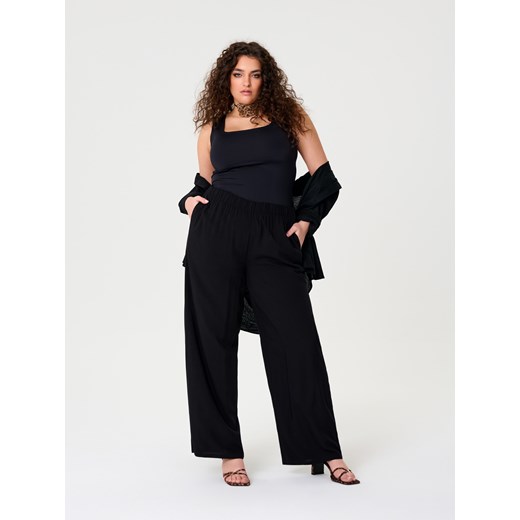 Sinsay - Wiskozowe spodnie wide leg PLUS SIZE - czarny Sinsay 3XL Sinsay