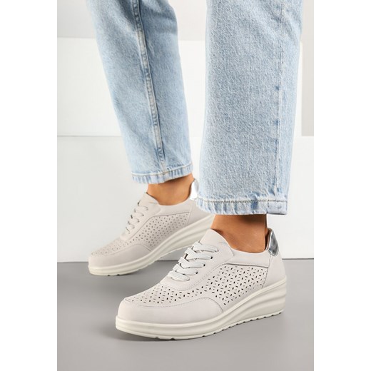 Szare Sneakersy w Stylu Półbutów na Koturnie z Ażurową Cholewką Varzedi ze sklepu born2be.pl w kategorii Półbuty damskie - zdjęcie 179218803
