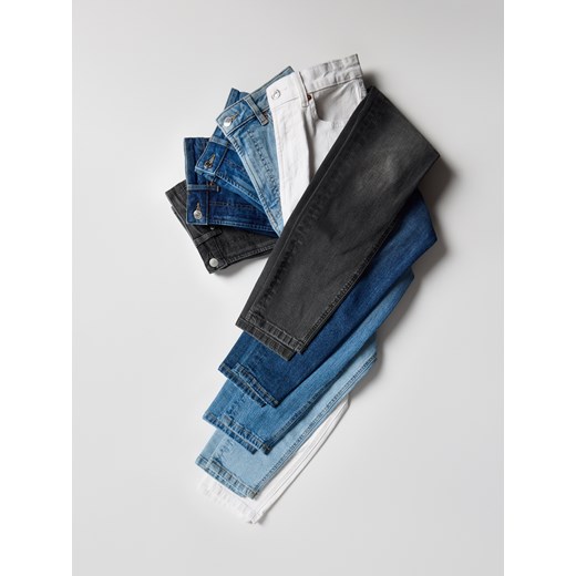 Reserved - Jeansy slim fit mid rise - niebieski ze sklepu Reserved w kategorii Jeansy damskie - zdjęcie 179230661