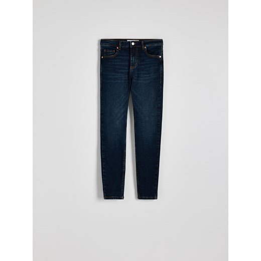Reserved - Jeansy slim fit ze średnim stanem - granatowy ze sklepu Reserved w kategorii Jeansy damskie - zdjęcie 179236312
