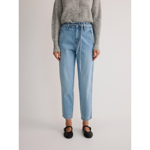 Reserved - Jeansy paperbag z wiązanym paskiem - niebieski Reserved 38 okazja Reserved