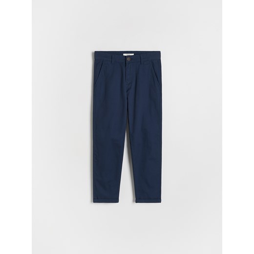 Reserved - Spodnie chino regular fit - granatowy ze sklepu Reserved w kategorii Spodnie chłopięce - zdjęcie 179267873
