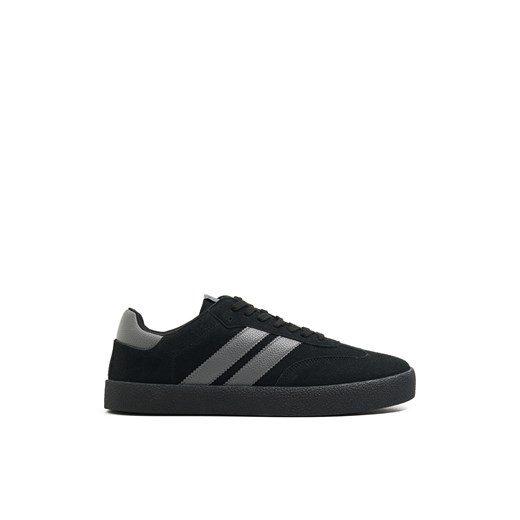 Cropp - Czarne trampki z imitacji skóry - czarny ze sklepu Cropp w kategorii Trampki męskie - zdjęcie 179272163