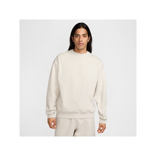 Męska bluza z dzianiny Nike Solo Swoosh - Szary ze sklepu Nike poland w kategorii Bluzy męskie - zdjęcie 179308190