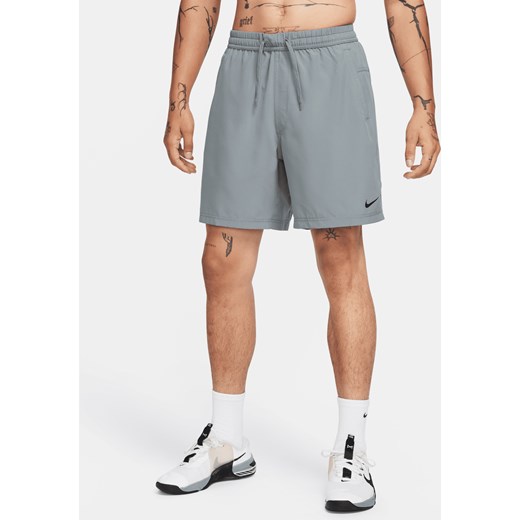 Męskie uniwersalne spodenki bez podszewki Dri-FIT Nike Form 18 cm - Szary ze sklepu Nike poland w kategorii Spodenki męskie - zdjęcie 179308310