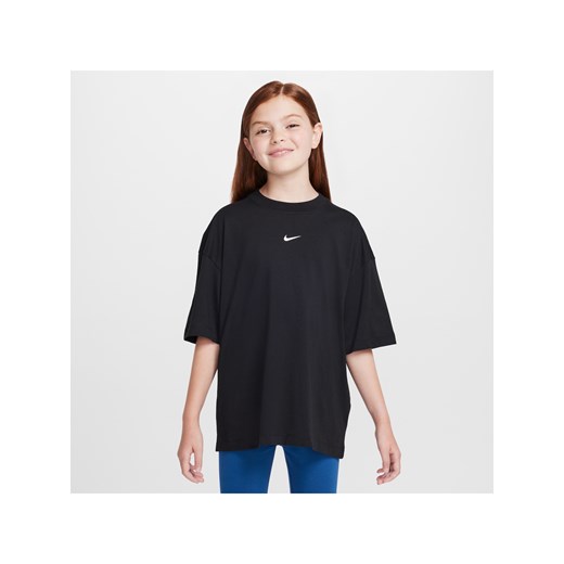 T-shirt o kroju oversize dla dużych dzieci (dziewcząt) Nike Sportswear - Czerń ze sklepu Nike poland w kategorii Bluzki dziewczęce - zdjęcie 179308420