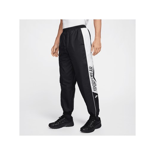 Tkane męskie joggery Nike Club - Czerń ze sklepu Nike poland w kategorii Spodnie męskie - zdjęcie 179308634