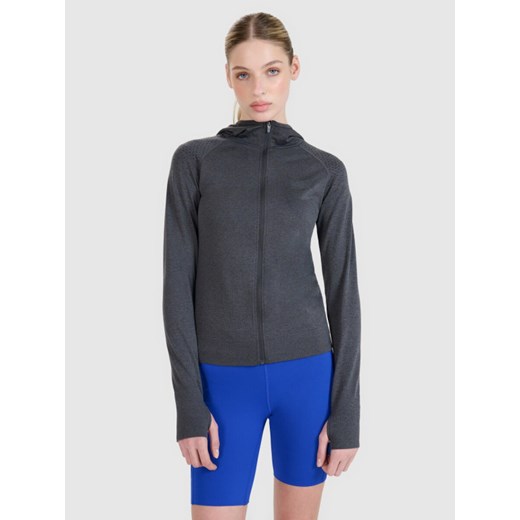 Damska bluza do biegania z kapturem 4F 4FWSS25TFSWF474 - szara ze sklepu Sportstylestory.com w kategorii Bluzy damskie - zdjęcie 179309350