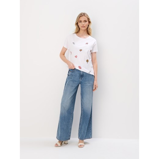 Mohito - T-shirt z naszywkami - biały ze sklepu Mohito w kategorii Bluzki damskie - zdjęcie 179321112