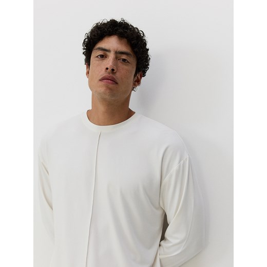 Reserved - Longsleeve oversize z wiskozą - złamana biel ze sklepu Reserved w kategorii T-shirty męskie - zdjęcie 179324643