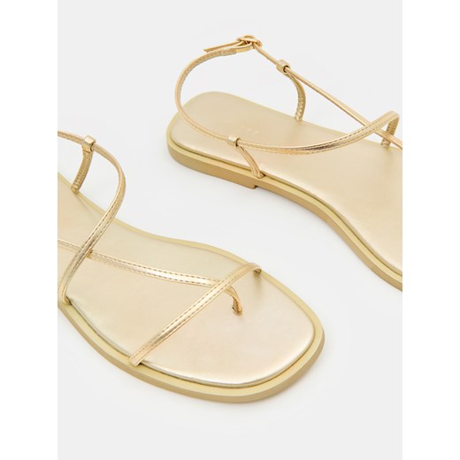 Sandały damskie Mohito casual złote z klamrą 