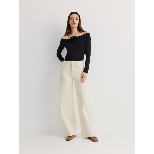Reserved - Jeansy wide leg z kantem - złamana biel ze sklepu Reserved w kategorii Jeansy damskie - zdjęcie 179343583