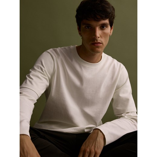 Reserved - Longsleeve relaxed z bawełny - złamana biel ze sklepu Reserved w kategorii T-shirty męskie - zdjęcie 179344172