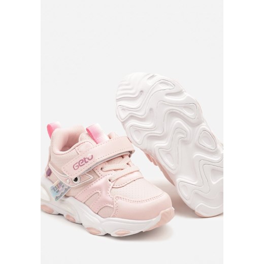 Buty sportowe dziecięce Born2be różowe