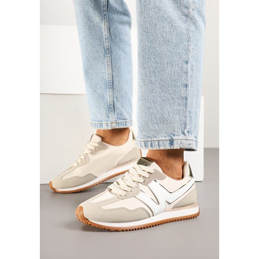 Jasnobeżowe Sneakersy z Metaliczną Lamówką i Geometrycznym Wzorem Tosvella ze sklepu born2be.pl w kategorii Buty sportowe damskie - zdjęcie 179354441