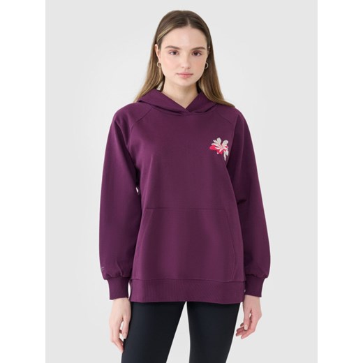 Damska bluza dresowa nierozpinana z kapturem 4F 4FWSS25TSWSF1578 - fioletowa ze sklepu Sportstylestory.com w kategorii Bluzy damskie - zdjęcie 179358544