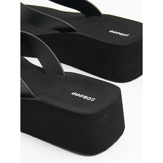 Klapki damskie Cropp bez zapięcia 