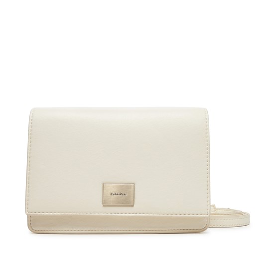 Torebka Calvin Klein Hardware Flap Crossbody K60K612967 Écru Calvin Klein one size eobuwie.pl