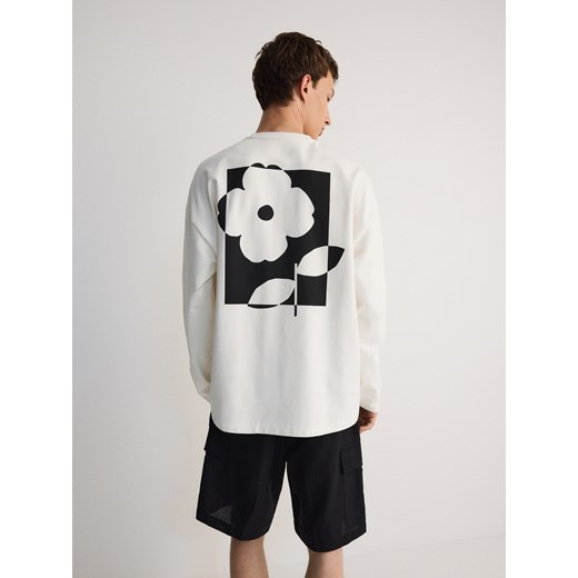 Reserved - Longsleeve oversize z nadrukiem - złamana biel Reserved M promocyjna cena Reserved