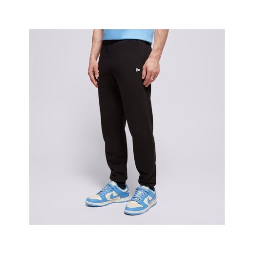 NEW ERA SPODNIE MLB ESS JOGGER nyy NEW YORK YANKEES ze sklepu Sizeer w kategorii Spodnie męskie - zdjęcie 179384321