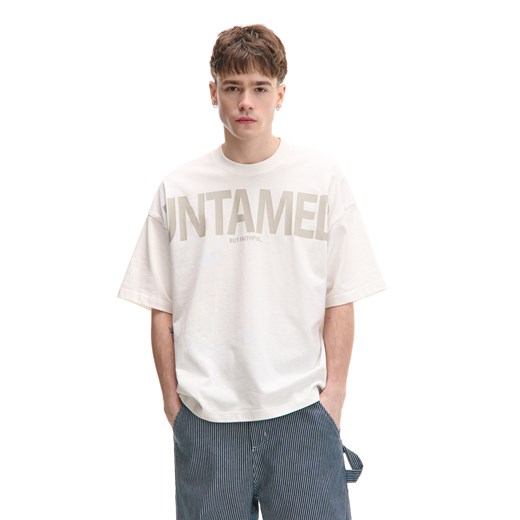 Cropp - Kremowa koszulka z dużym napisem - kremowy ze sklepu Cropp w kategorii T-shirty męskie - zdjęcie 179392242