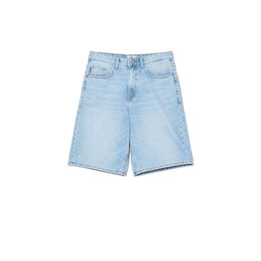 Cropp - Błękitne jeansowe szorty baggy - niebieski ze sklepu Cropp w kategorii Spodenki męskie - zdjęcie 179392393