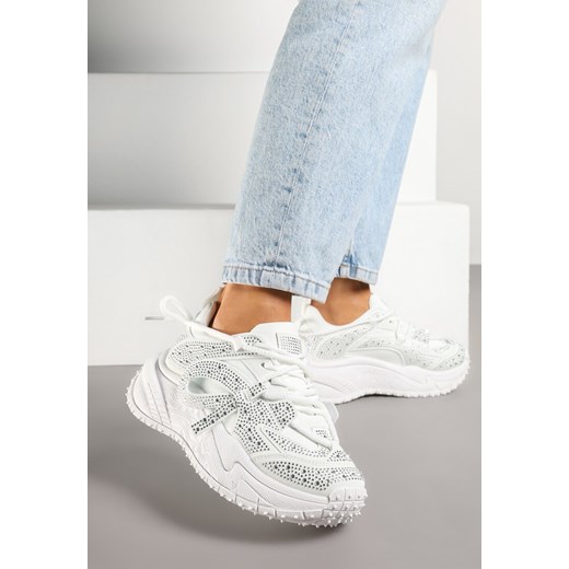 Białe Sneakersy Ozdobione Drobnymi Cyrkoniami Sorisa ze sklepu born2be.pl w kategorii Buty sportowe damskie - zdjęcie 179395311