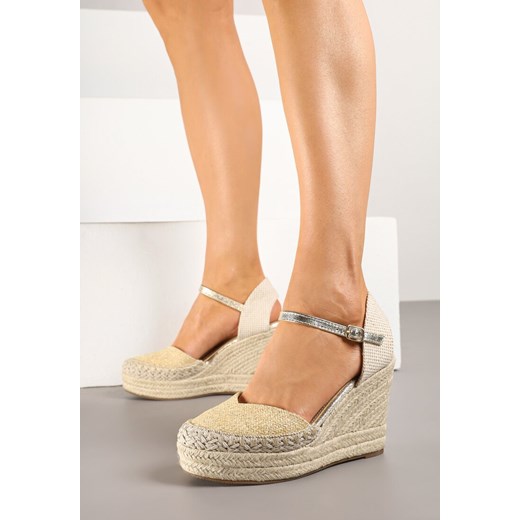 Złote Sandały Espadryle z Plecionką na Koturnie Weanise ze sklepu born2be.pl w kategorii Espadryle damskie - zdjęcie 179395551