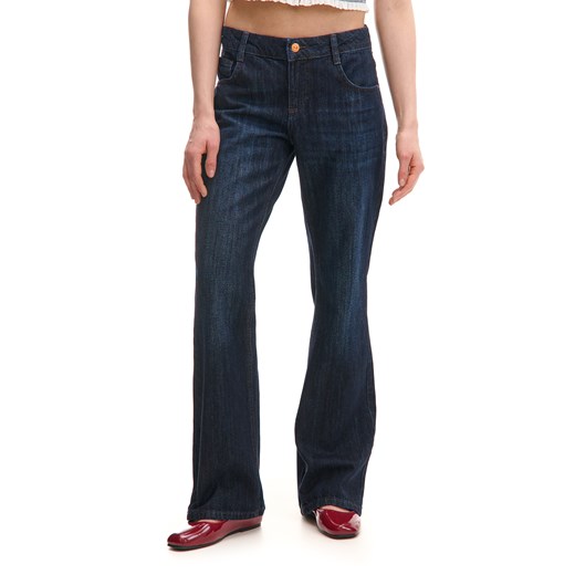 Cropp - Jeansy flare w stylu vintage - granatowy ze sklepu Cropp w kategorii Jeansy damskie - zdjęcie 179400982