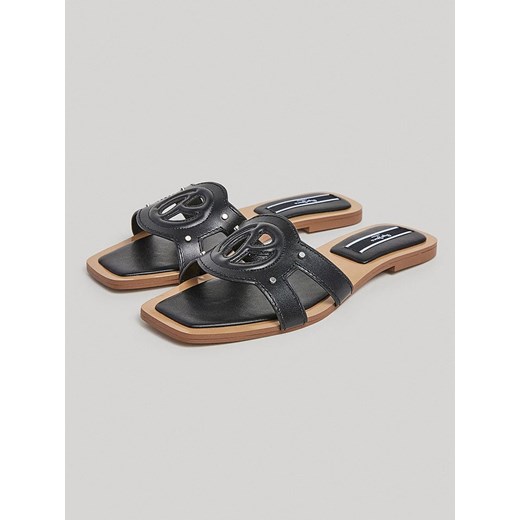 Pepe Jeans FOOTWEAR Klapki w kolorze czarnym ze sklepu Limango Polska w kategorii Klapki damskie - zdjęcie 179407291