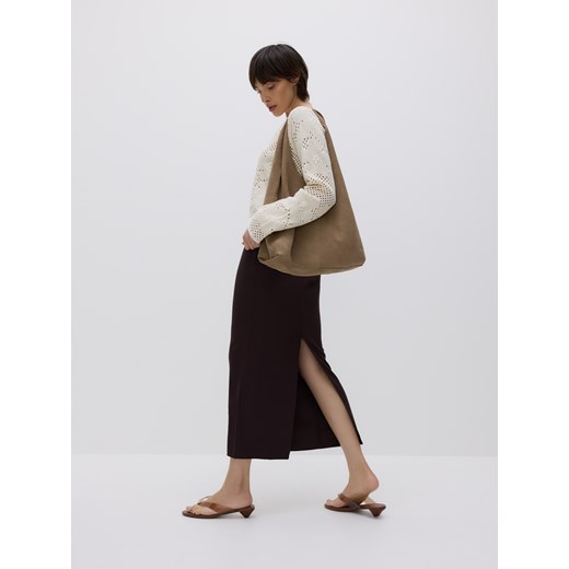 Reserved - Zamszowa torebka hobo - beżowy ze sklepu Reserved w kategorii Torebki hobo - zdjęcie 179422780