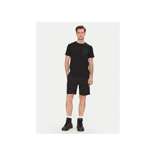 Moose Knuckles Szorty sportowe Dalon M15MR807 Czarny Regular Fit Moose Knuckles S MODIVO