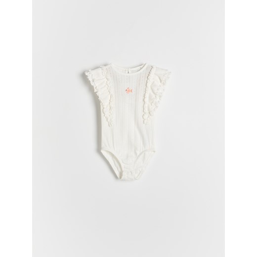 Reserved - Body z falbankami na rękawach - złamana biel ze sklepu Reserved w kategorii Odzież dla niemowląt - zdjęcie 179439822