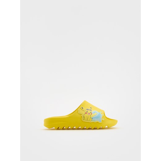 Reserved klapki dziecięce z aplikacjami  