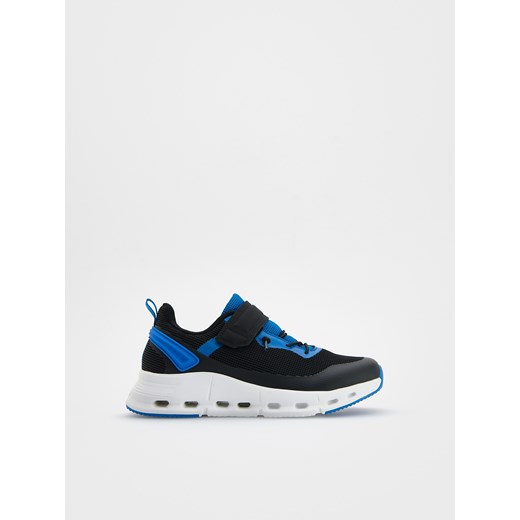 Reserved - Sneakersy na rzepy - czarny ze sklepu Reserved w kategorii Buty sportowe dziecięce - zdjęcie 179459853