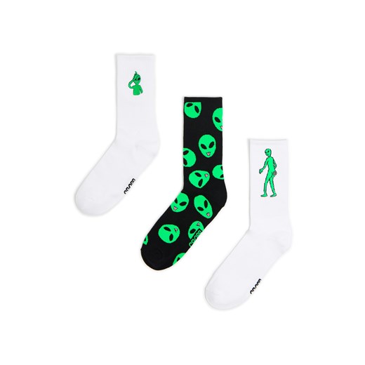 Cropp - 3 pack długich skarpet z UFO - zielony ze sklepu Cropp w kategorii Skarpetki męskie - zdjęcie 179460740
