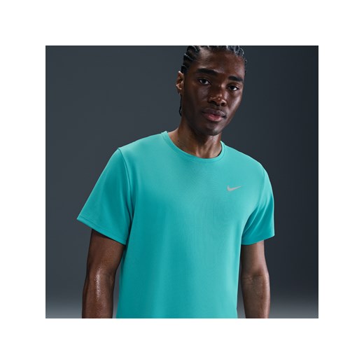 Męska koszulka z krótkim rękawem do biegania Nike Dri-FIT UV Miler - Zieleń ze sklepu Nike poland w kategorii T-shirty męskie - zdjęcie 179462453