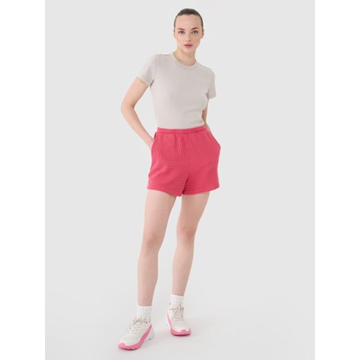 Damskie spodenki casual 4F 4FRSS25TSHOF699 - różowe ze sklepu Sportstylestory.com w kategorii Szorty - zdjęcie 179485634