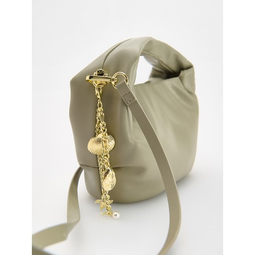 Reserved - Torebka hobo z zawieszką - oliwkowy Reserved ONE SIZE Reserved