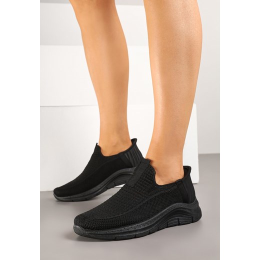 Czarne Wsuwane Buty Sportowe Sneakersy na Tłoczonej Podeszwie Fadema ze sklepu born2be.pl w kategorii Buty sportowe damskie - zdjęcie 179497632