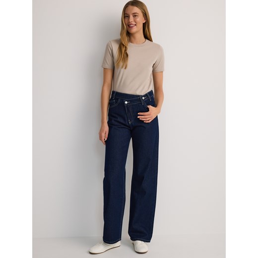 Reserved - Jeansy wide leg z asymetrycznym zapięciem - granatowy ze sklepu Reserved w kategorii Jeansy damskie - zdjęcie 179499243