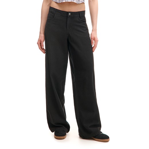 Cropp - Bawełniane czarne spodnie straight fit - czarny ze sklepu Cropp w kategorii Spodnie damskie - zdjęcie 179510854