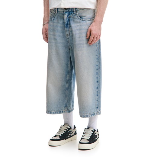 Cropp - Jeansowe szorty skater - niebieski ze sklepu Cropp w kategorii Spodenki męskie - zdjęcie 179510952