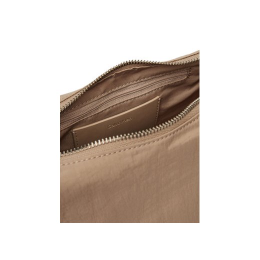 Listonoszka Calvin Klein w stylu młodzieżowym matowa na ramię 