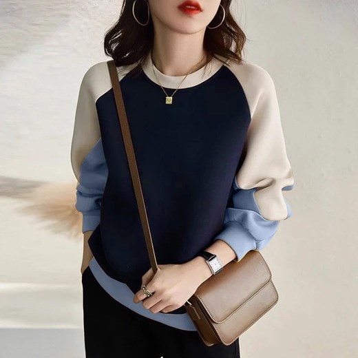 Bluza damska w stylu oversize - Niebieski S ze sklepu Intimica.pl w kategorii Bluzy damskie - zdjęcie 179618783