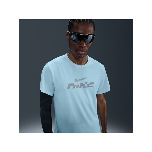 Męska koszulka z krótkim rękawem do biegania Dri-FIT UV Nike Miler Flash - Niebieski ze sklepu Nike poland w kategorii T-shirty męskie - zdjęcie 179627642