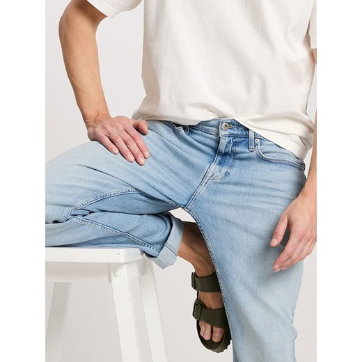 Niebieskie jeansy męskie Cross Jeans