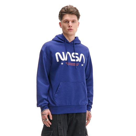 Cropp - Granatowa bluza z nadrukiem NASA - niebieski ze sklepu Cropp w kategorii Bluzy męskie - zdjęcie 179643094